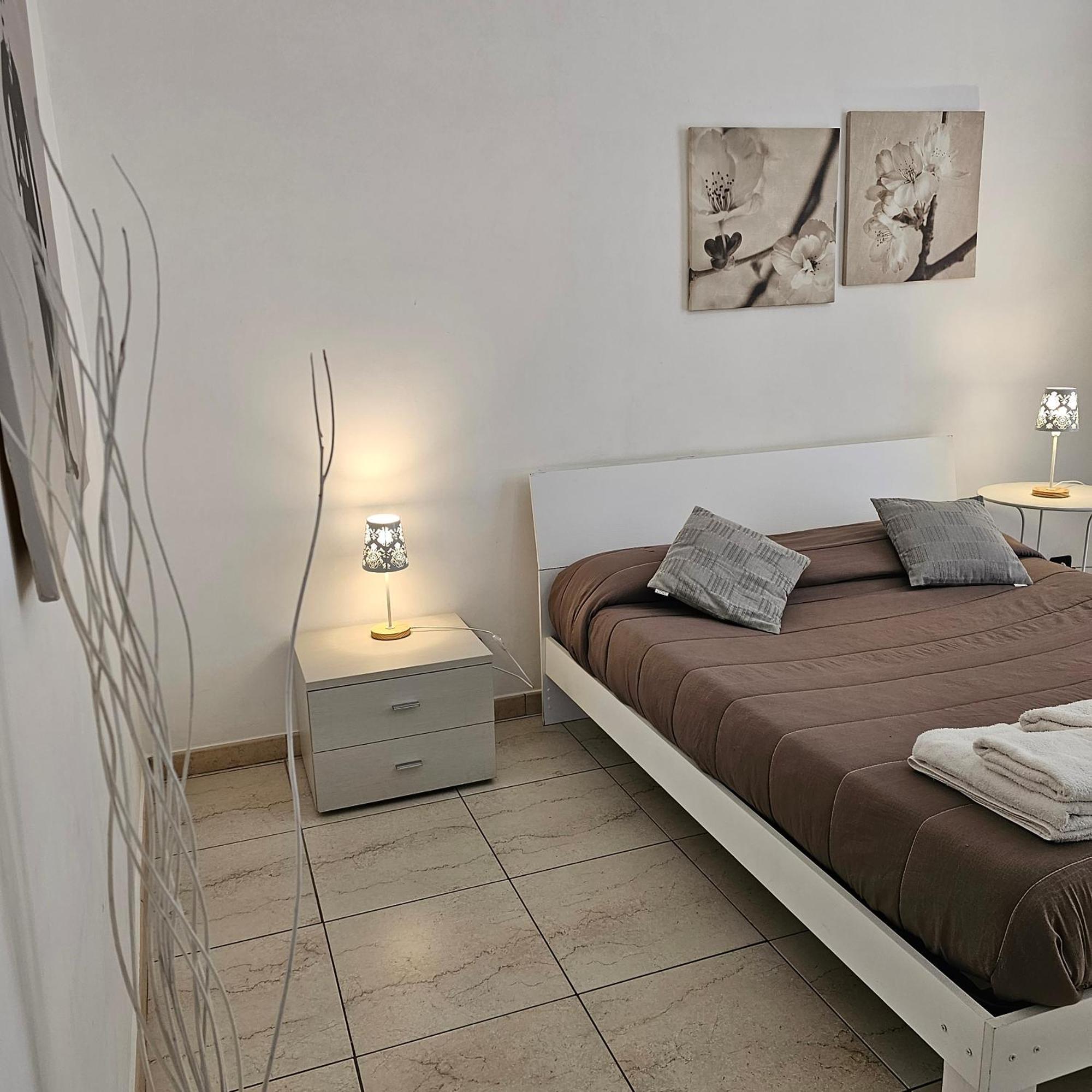 Duca70 "Suite Home" Taranto Kültér fotó